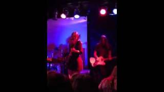 Uh Huh Her - wait another day @ Fitzgeralds , Houston, TX 2011