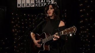 Vignette de la vidéo "Chelsea Wolfe - The Warden (Live on KEXP)"