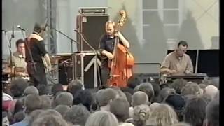 CALEXICO- Oldenburg (Germany), 13 Jul 2001, Schlossplatz (full show)