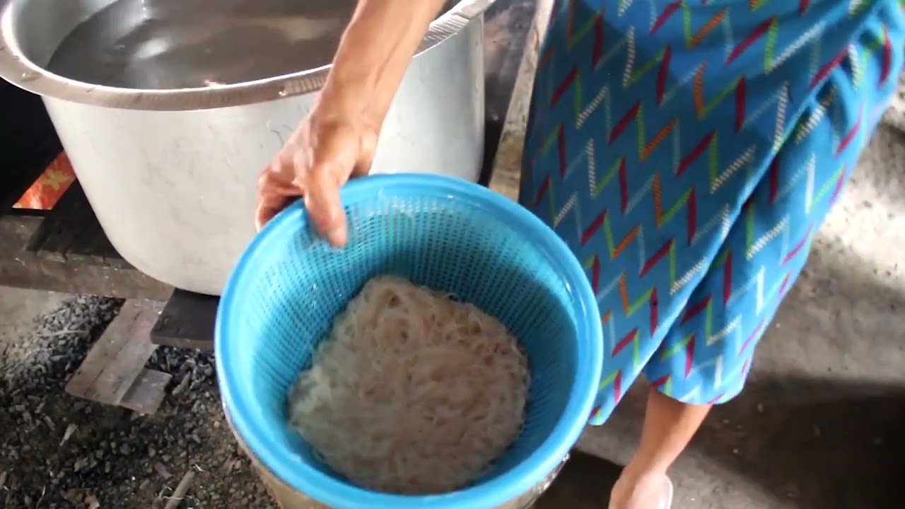 ရခိုင်ပြည်နယ်၊ကျိန္တလီမြို့နယ်ခွဲဒေသရဲ့ ရခိုင်မုန့်တီ၊မုန့်ဖတ်