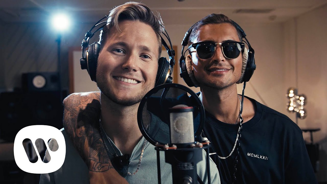 在 YouTube 上观看 Samir & Viktor & TIX - Karantän (Lyric Video) 在 YouTube 上观看 Samir & Viktor & TIX - Karantän (Lyric Video)