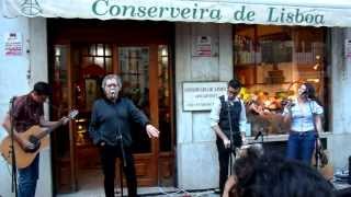 Video thumbnail of "Sérgio Godinho & Manuela Azevedo - Lisboa que amanhece"