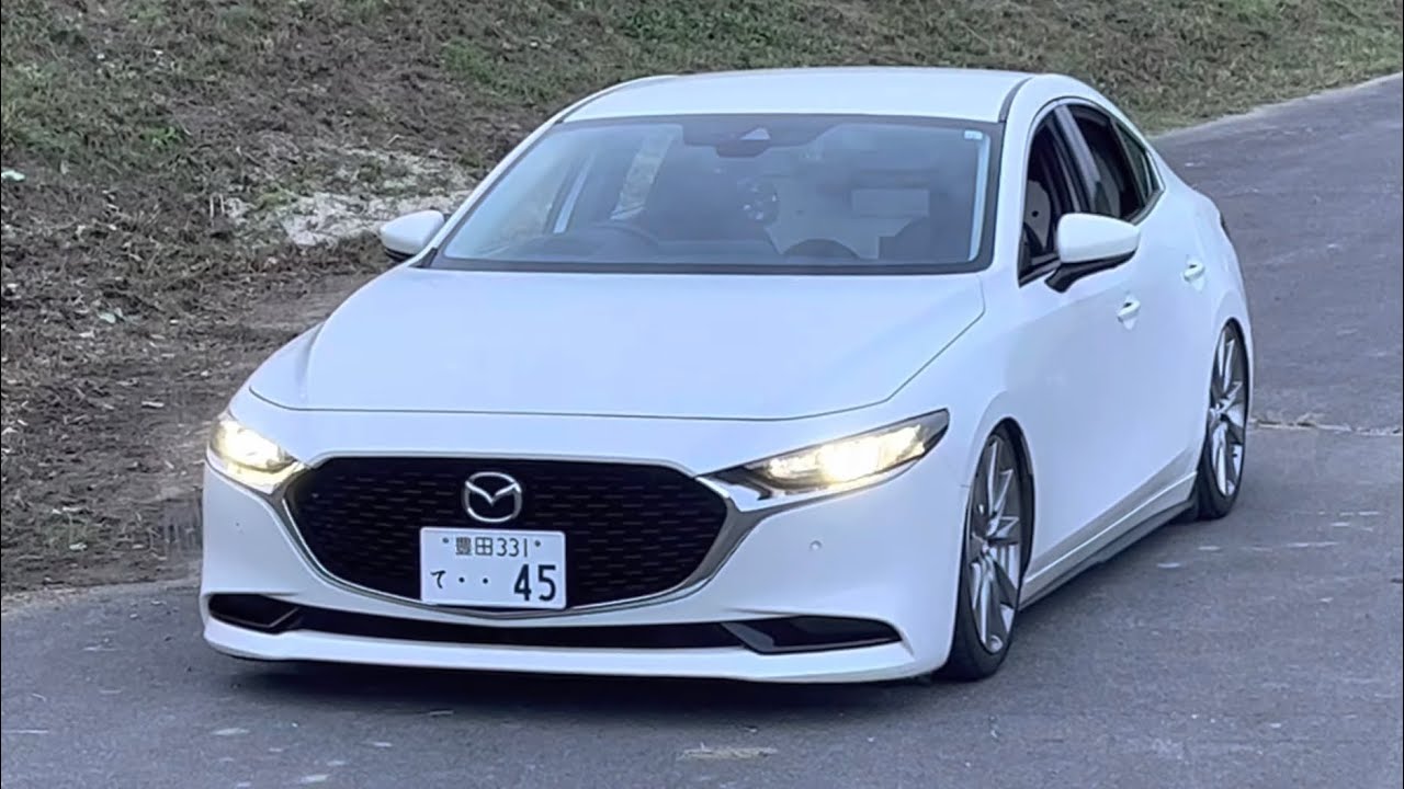 内向きmazda3 - YouTube