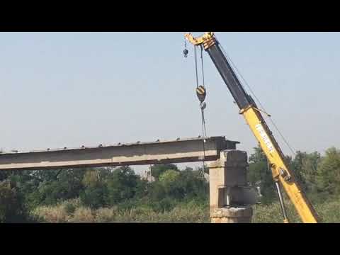 В Павлограде демонтировали самый тяжелый пролет моста
