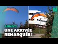 Il atterrit en parapente sur le campus de liut  annecy