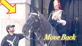 DISRESPECTFUL Tourists REFUSE TO RELEASE ignoring the signs and provoking the king’s guard horse!!!