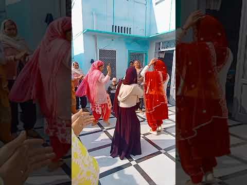 #हरियाणवी लोकगीत सकरात पर महिलाएं मस्ती करते हुए