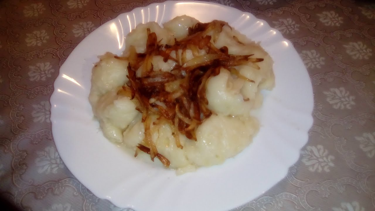 Bijeli žganci sa preprženim lukom