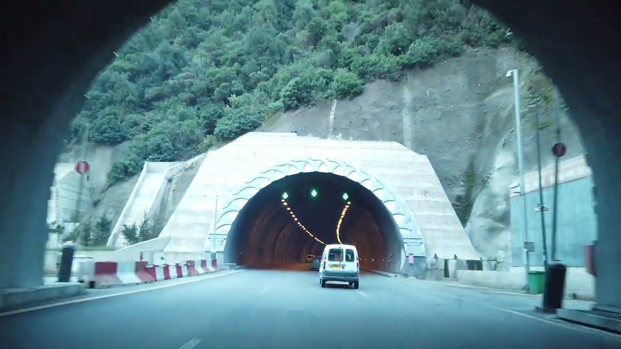 الطريق السريع شمال جنوب. البليدة. المدية. دولة الجزائر