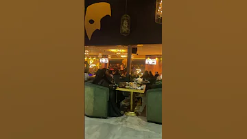 حفلة في احد لاونجات الرياض 