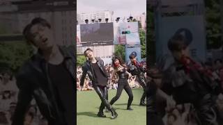 Hyerim, Hyunmin, Youngjin Dance Break Kai - Rover