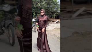 Cinderella Pun Tiba derss bridesmaid