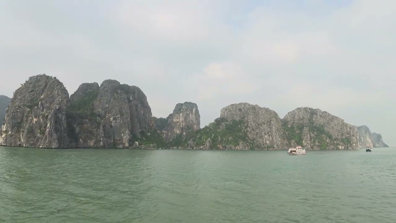 Ha Long Bay sightseeing tour