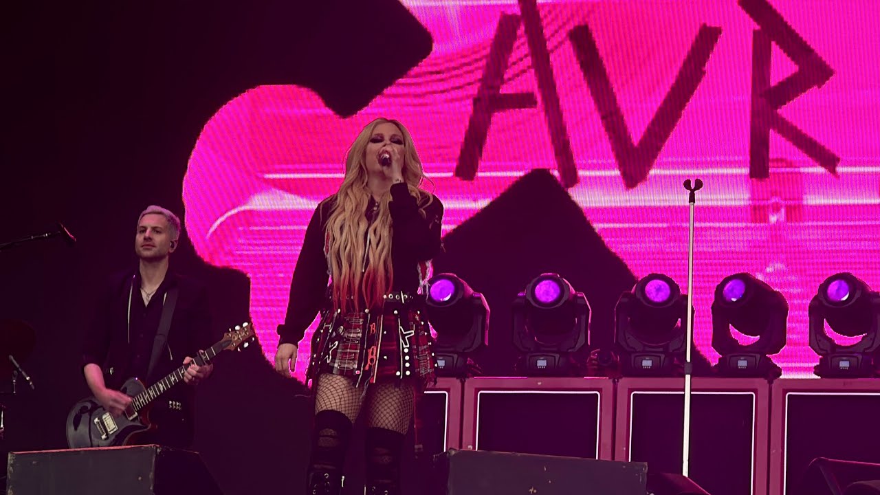240630 Avril Lavigne - Complicated (Live in Glastonbury Festival)