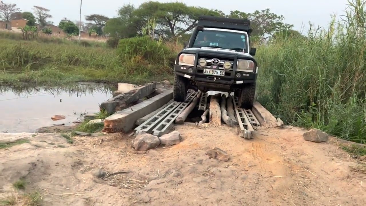 Angola Caripande road