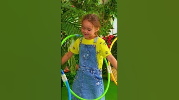 🥄 SPOON CHALLENGE! Who Gets to the Finish Line? 🏁😁 #shorts #funny