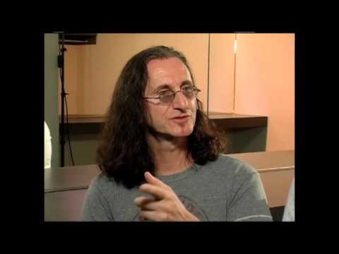 Video: Geddy Lee Čistá hodnota: Wiki, ženatý, rodina, svatba, plat, sourozenci