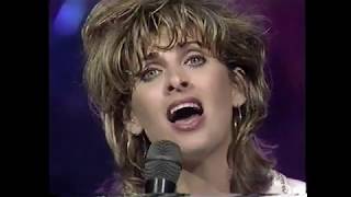 Watch Linda Davis Three Way Tie video