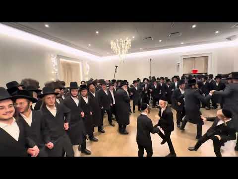 Avrumi Berko & Lipa Schmeltzer & Hit @ Burech Stark