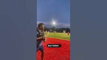Bad vs. Good throw👀 #football #nfl #ncaa #madden #sports #quarterback #highschoolfootball
