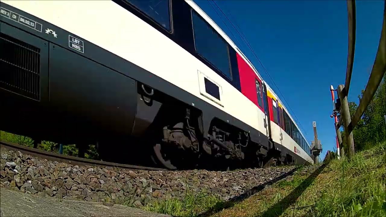 Lengwil mit S-Bahn, Interregio und Landschaft