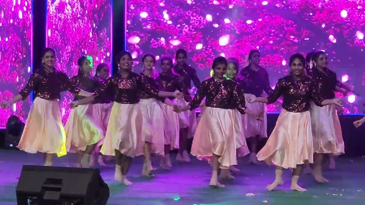 Priyanka's Vidyodhaya high school 32nd  Annual Day 8th and 9th class dance performance (VARSHU )