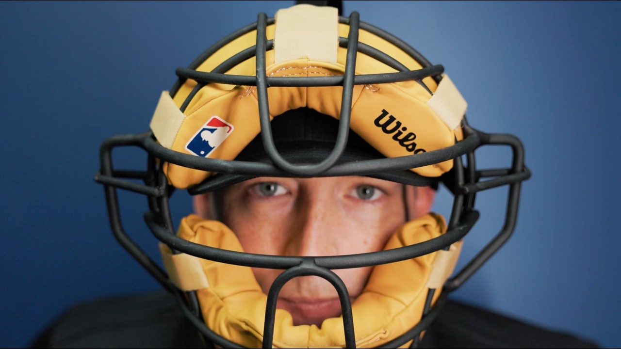 Wilson MLB Dyna-Lite Aluminum Umpire Mask with Tan | Ump Attire