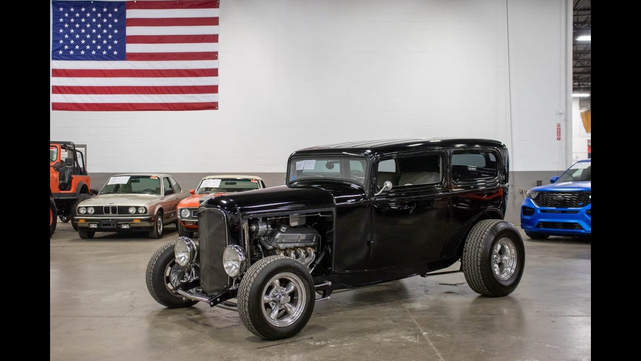 1932 Ford Tudor Walk Around