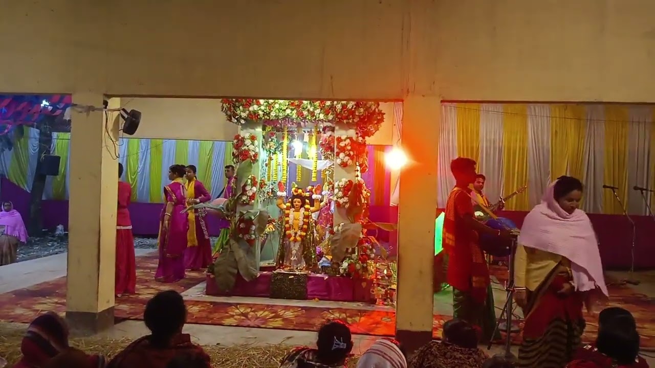 কলকাতা একনামে র দলের কৃত্তন একটুখানি শুনি বেন ♥️♥️🙏🙏