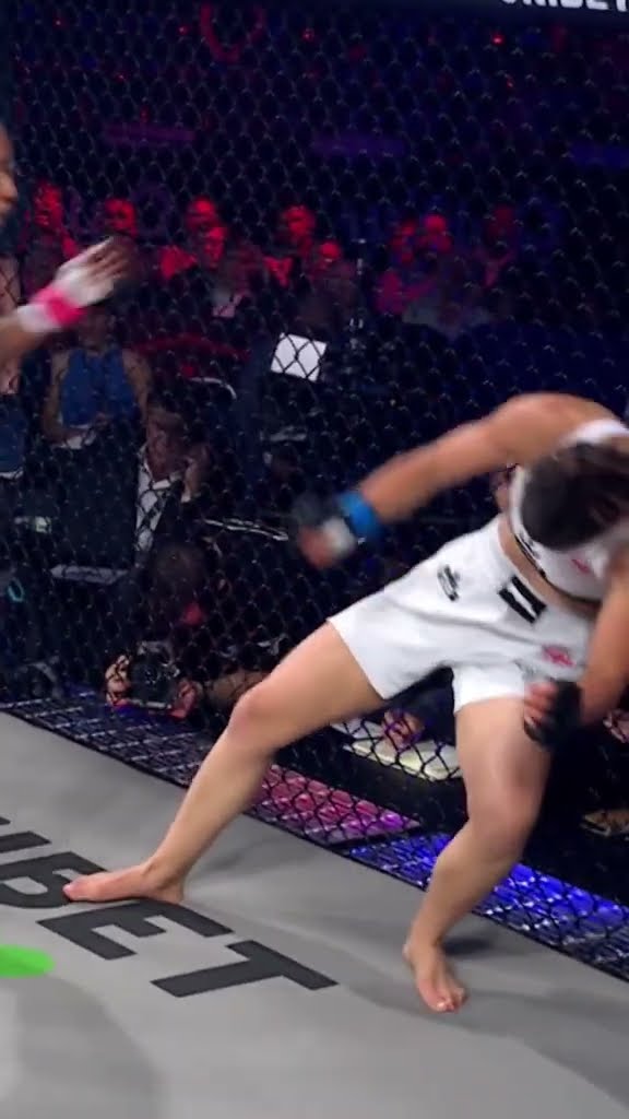 ?? ?? ??? ???? ?????????? Where does this head kick rank among Shanelle Dyer KO's? #MMA #PFL #Shorts
