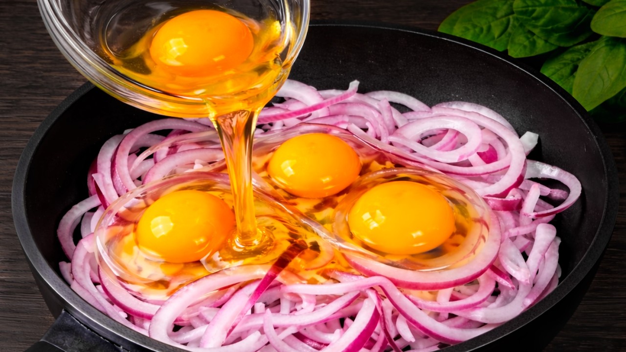 Я похудела на 15 кг благодаря этому обеду! Просто залейте его яйцами!