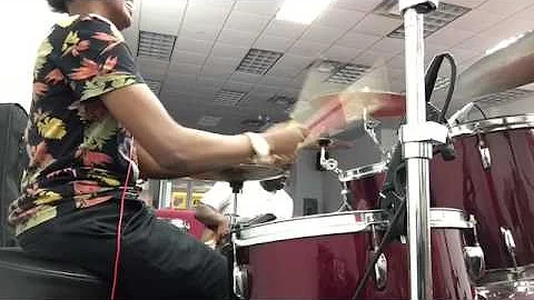 Quenice Coaxum- Crazy Shout Bump MUST WATCH !!!!!