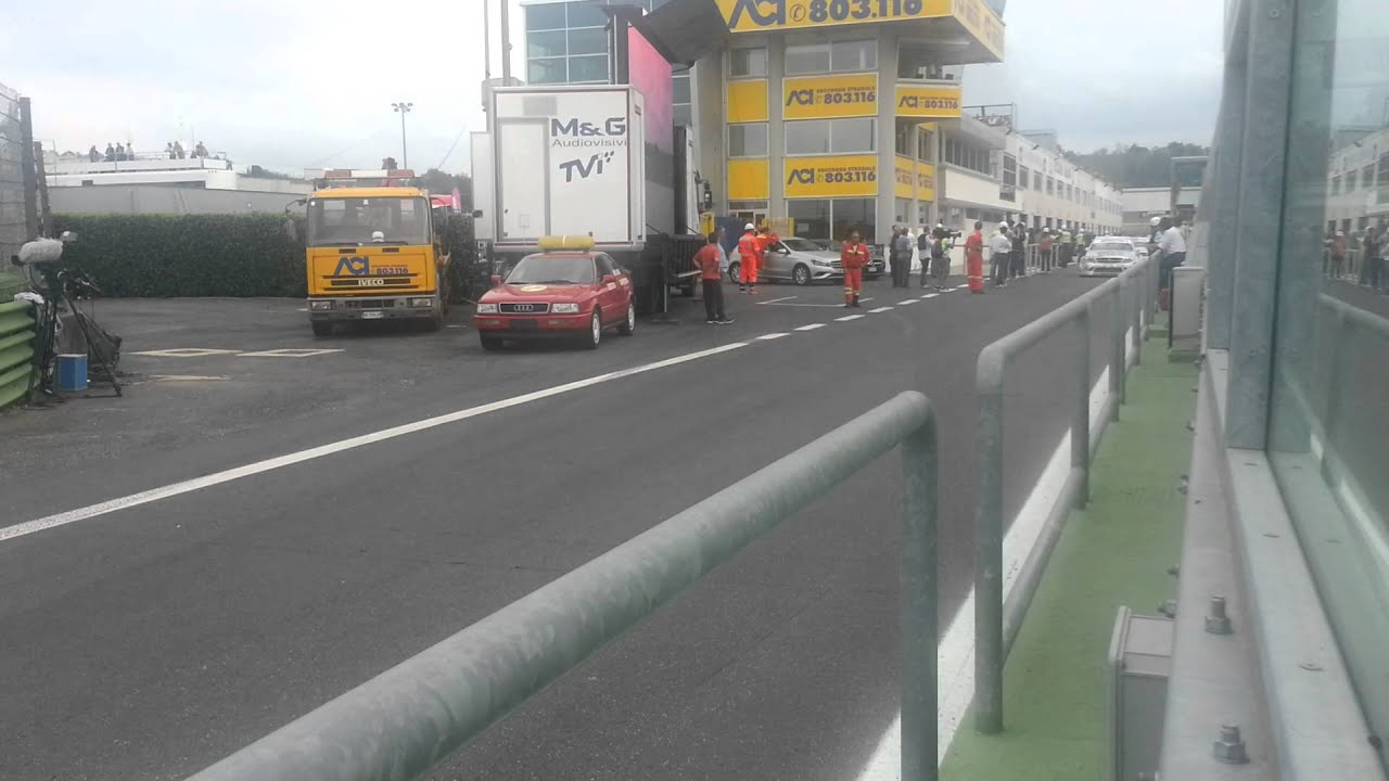 Vetture Superstars escono dai box di Vallelunga 2012 - YouTube