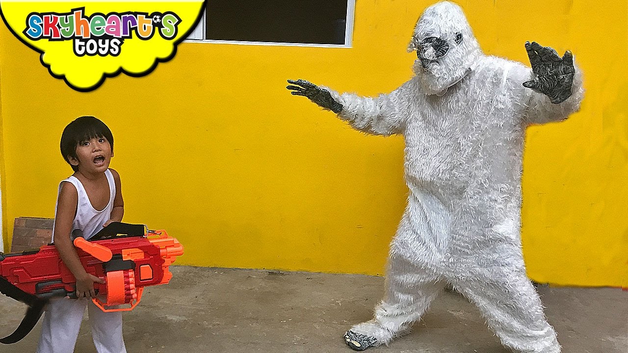 GIANT YETI VS. TODDLER Part 1 Skyheart and Daddy goes to Nerf War