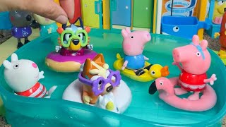 Bluey And Peppa Pig Go To The Beach Waterslide Toy Playtime