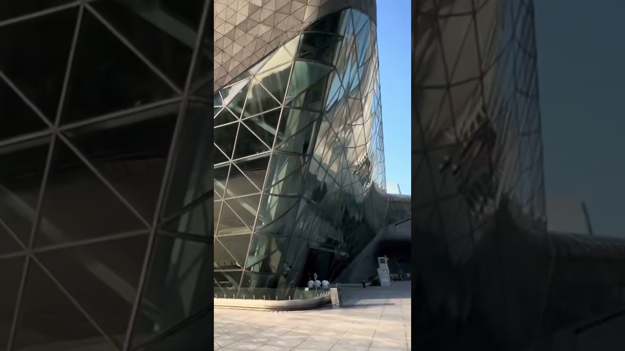 Guangzhou opera house by Zaha HADID 