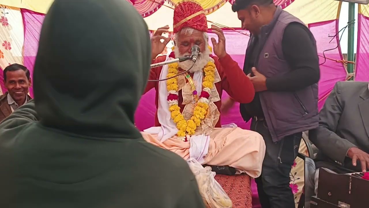 चलती कथा में गुरु जी का टोपा हुआ गायव ।। संत जितेंद्र स्वरूप महाराज अलीगंज।