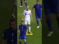 Esto es lo que hace la pelota cuando se enfrentan 2 leyendas del futbol