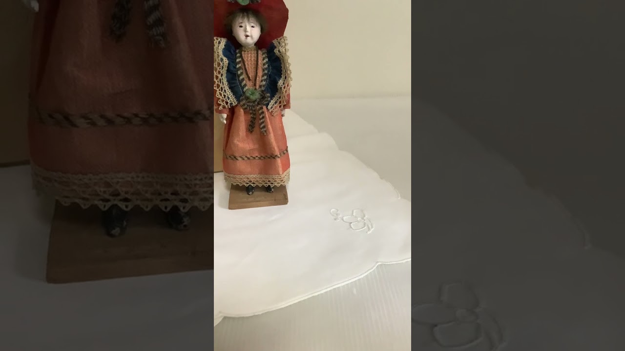 戦前♪洋装の浅草人形♪全体汚れ、顔汚れ鼻欠け、やけ衣装傷み更け♪箱