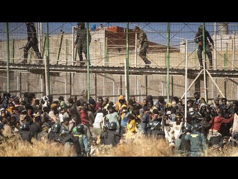 Мигранты предприняли попытку прорыва из Марокко в испанский анклав Мелилья