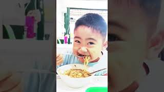 Makan enak, tapi bukan iphone #Makan iphone enak #makan #kuliner #food #shortvideos #shorts #funny