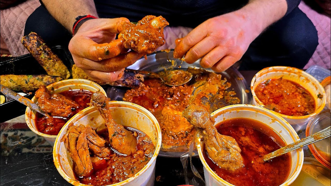 AL QURESHI Ka Laal Maas Aur Chicken Stew | Khameeri Roti Aur Spl ...