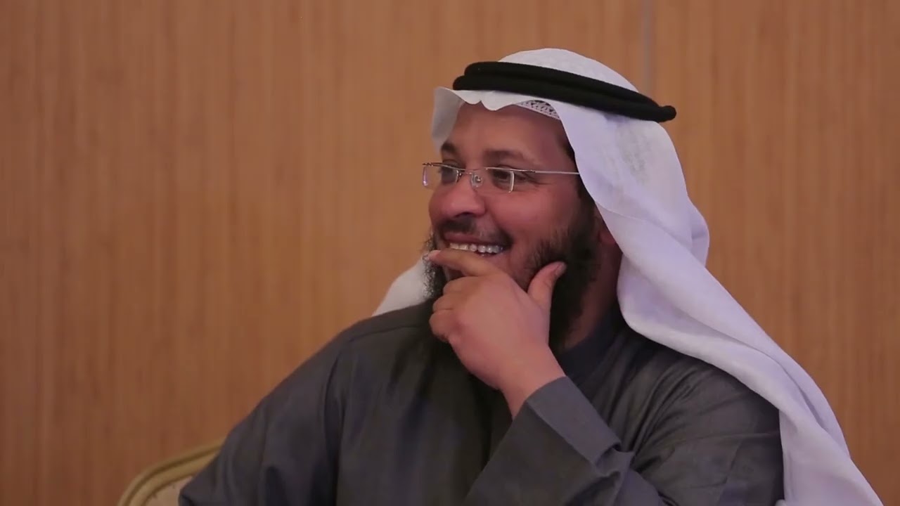 سائق تكسي يخطف شماغ وطاقية العودة!