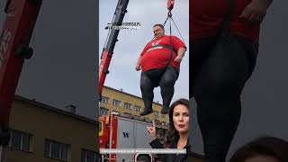 akcja służb przed siedzibą rubelkliki (tv Republika)