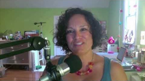 "Scrapping Faster with Templates and Sketches" from @lainehmann of layoutaday.com