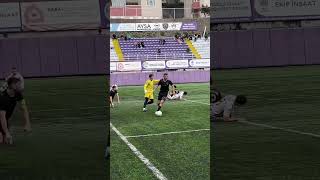 Maçın En Konuşulan Anında Tartışmalı Pozisyona Penaltı Ve Kırmızı Kart Kararı Verdi