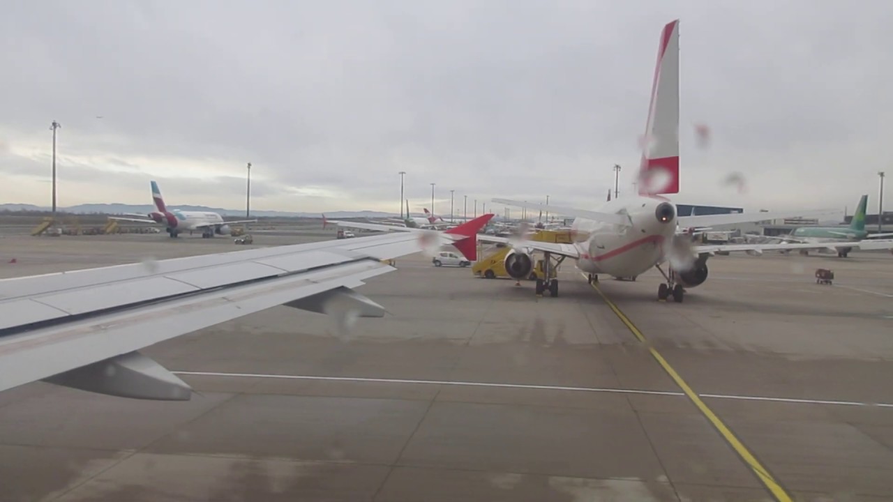 Laudamotion Airbus A320 - Take-off at Vienna Airport VIE to Marseille Airport MRS.