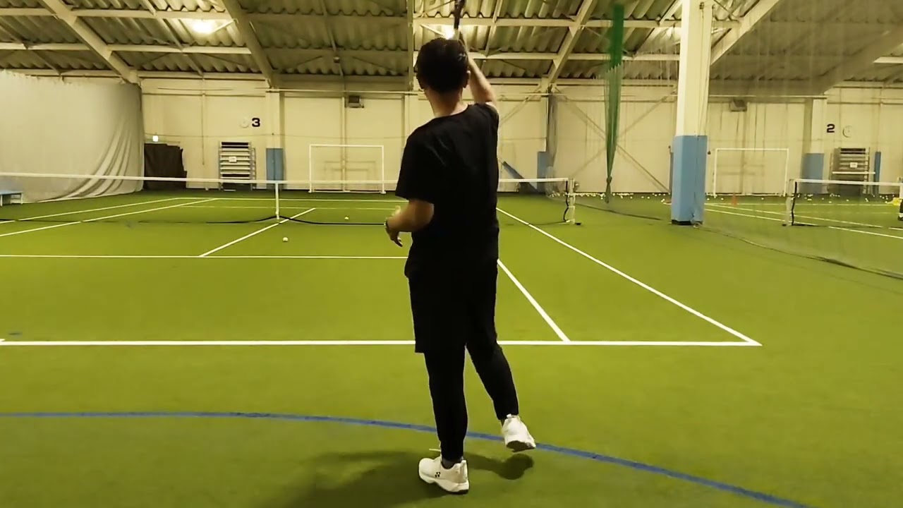 窪田テニスを基本としたフォアハンド！B2タイプ体幹を利用して、地面を蹴り腕を振り回したスイング！腕の旋回は無意識！