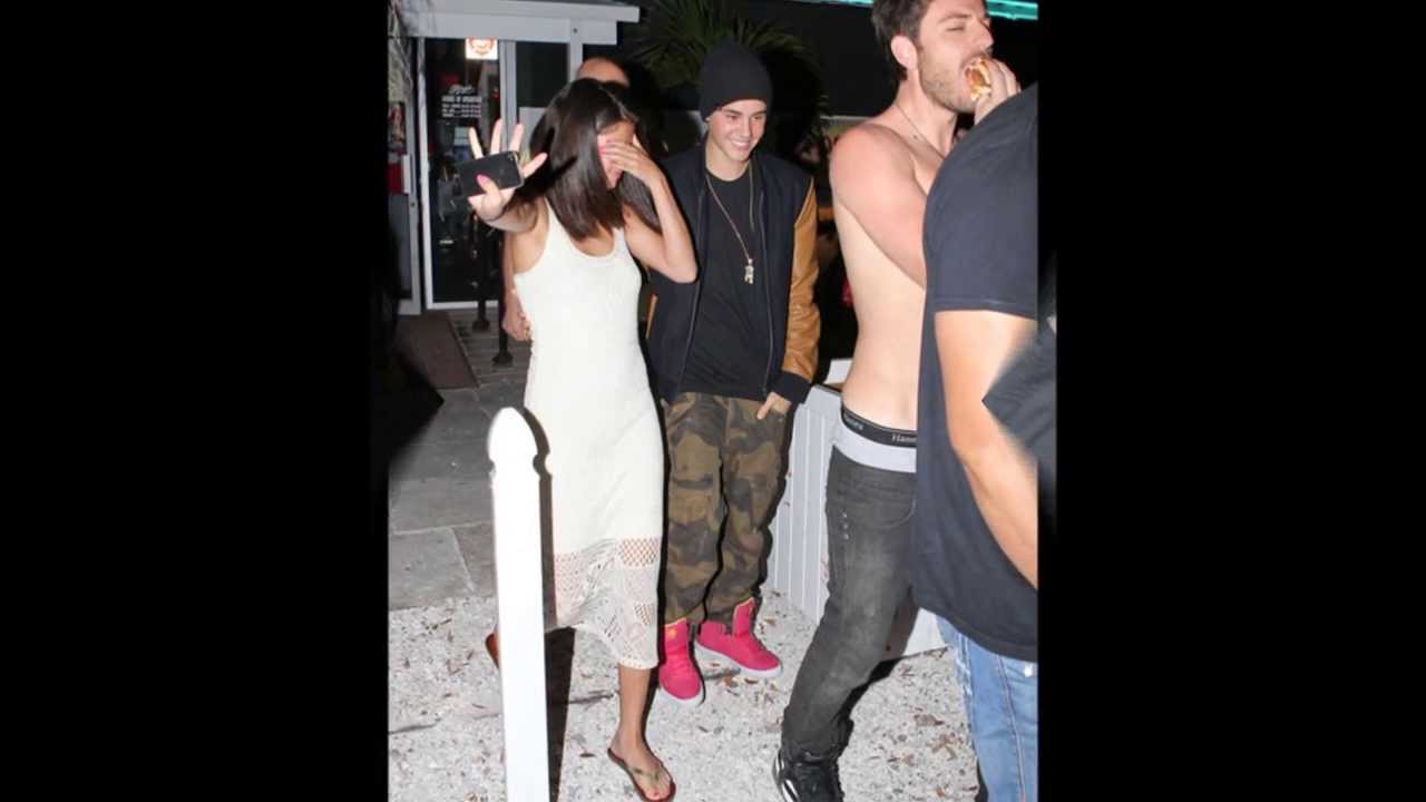 Justin Bieber & Selena Gomez dinner at a sports bar in Florida on March 11, 2012.