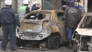 店舗兼住宅に車が突っ込み火事　高齢男性が運転もけが人なし　千葉・市川市(2025年12月27日)